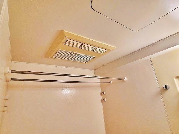 設備 浴室暖房換気乾燥機付きです。
