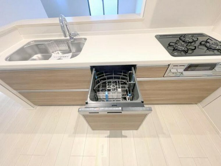 キッチン ■食洗機付きのキッチンで毎日の食器洗いもラクラク！