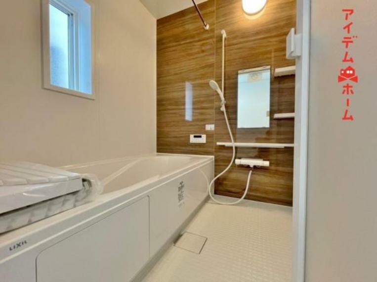 浴室 浴室乾燥機付きの浴室！ 雨の日でも洗濯物を乾かせるので便利です。