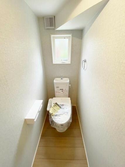 トイレ トイレ トイレには快適な温水洗浄便座付き