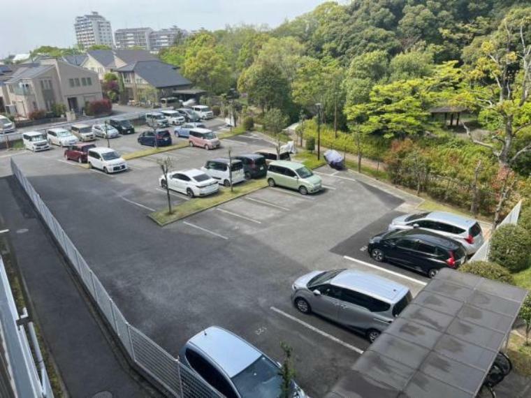 駐車場 平置きの駐車場。