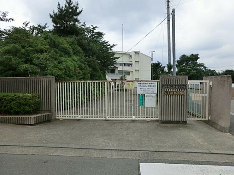 中学校 調布市立第七中学校まで約80m