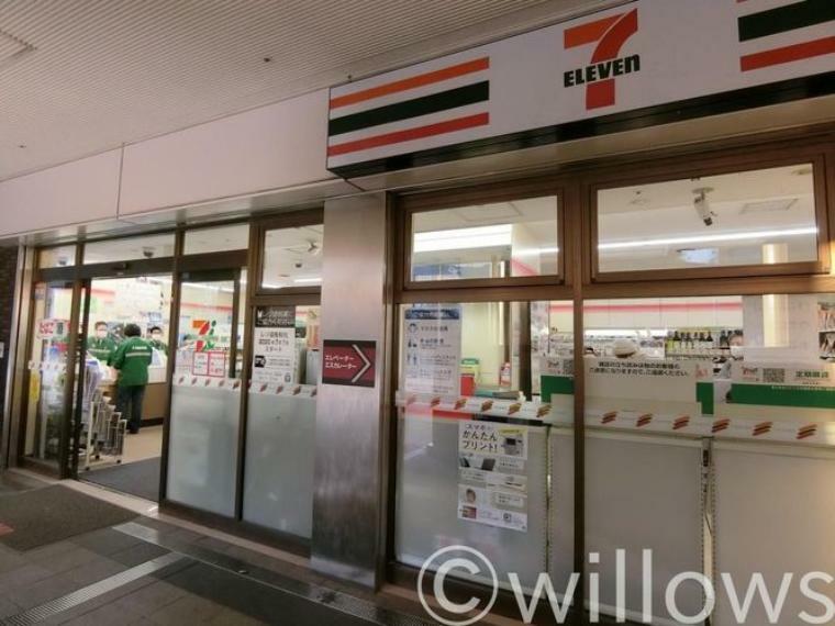 コンビニ セブンイレブン勝どき駅前店 徒歩6分。