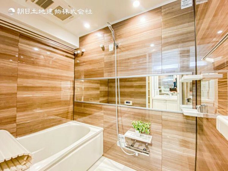浴室 【浴室】バスルームは明るく気持ちの良い空間です!!　換気環境も良好。掃除もスムーズに出来ます。