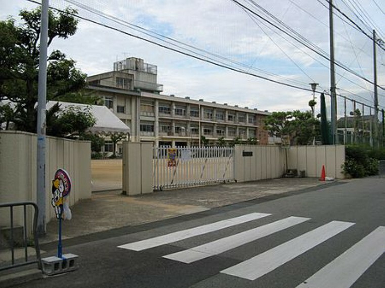 小学校 【小学校】池田市立石橋小学校まで837m