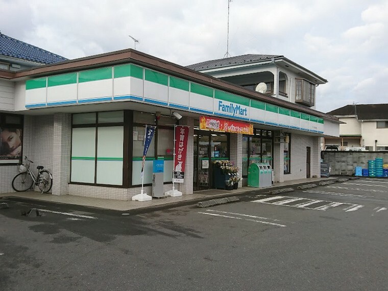 コンビニ 【コンビニエンスストア】ファミリーマート　八王子川口町店まで1620m