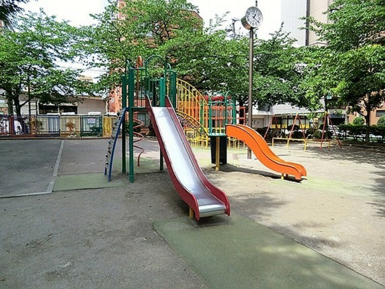 公園 遊具もたくさんある大型公園です。