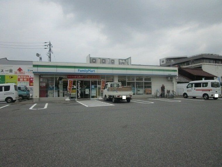 コンビニ ファミリーマート一宮大宮店