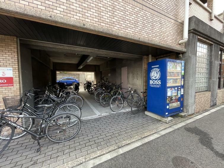 駐輪場があるので自転車をお持ちの方は安心ですね。