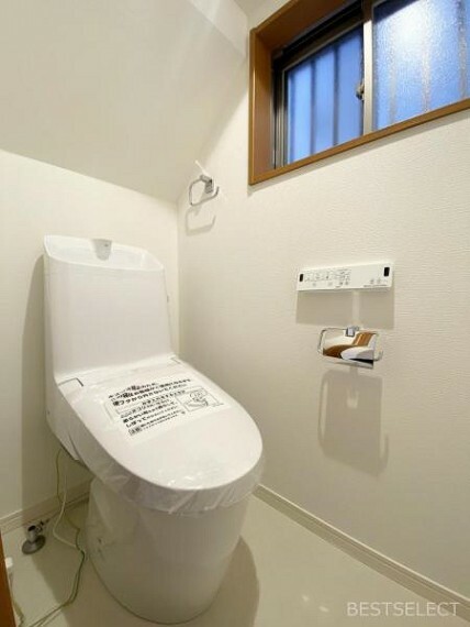 トイレ いつも快適・清潔な温水洗浄機能付トイレ。