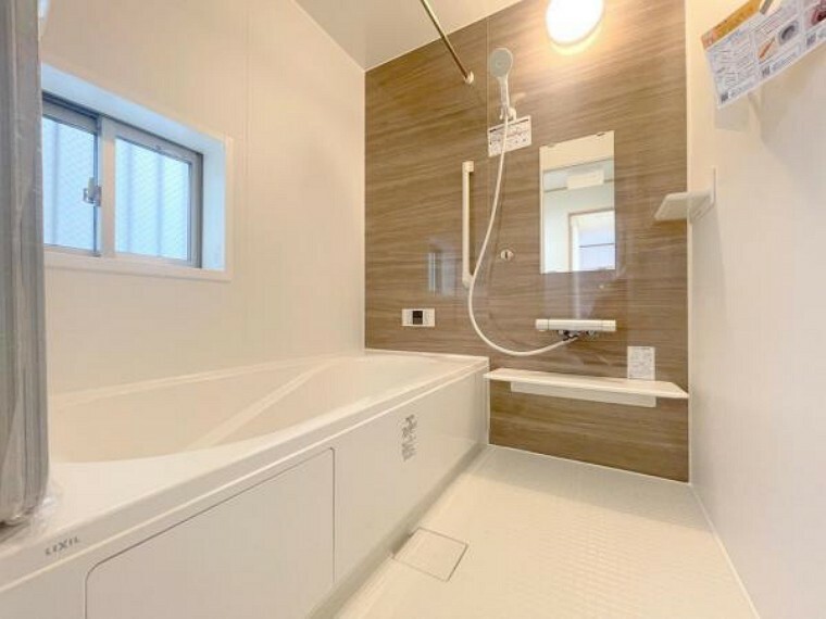 浴室 ■1日の疲れを癒すバスルームはゆとりのある空間