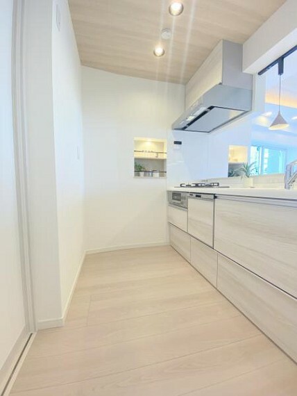 キッチン ■ゆったりとした広さのキッチンスペース