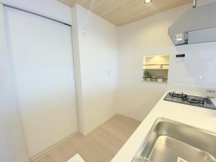 キッチン ■新規内装フルリノベーション施工済みでキレイなお住まい