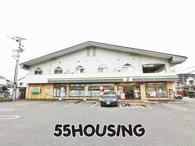 コンビニ セブンイレブン大宮日進1丁目店 徒歩2分。