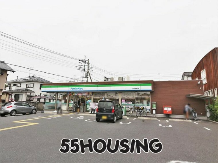 コンビニ ファミリーマートさいたま佐知川店 徒歩10分。