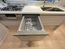 キッチン ビルトイン食洗機は作業台が広く使え、見た目もスッキリ。節水や節電も充実して家事の手助けをしてくれます。