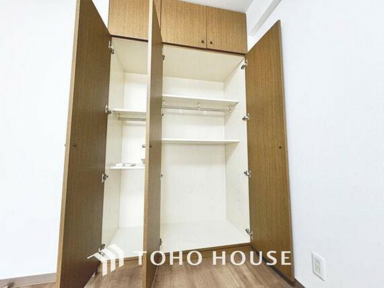 収納 「収納完備」居室には収納スペースを完備し、自由度の高い家具の配置が叶うシンプルな空間です。