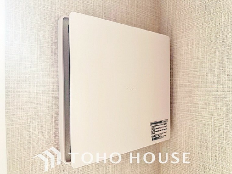 冷暖房・空調設備 室内の空気の入れ替えを自動的に行う事を可能とした換気設備。シックハウス症候群対策でもあります。