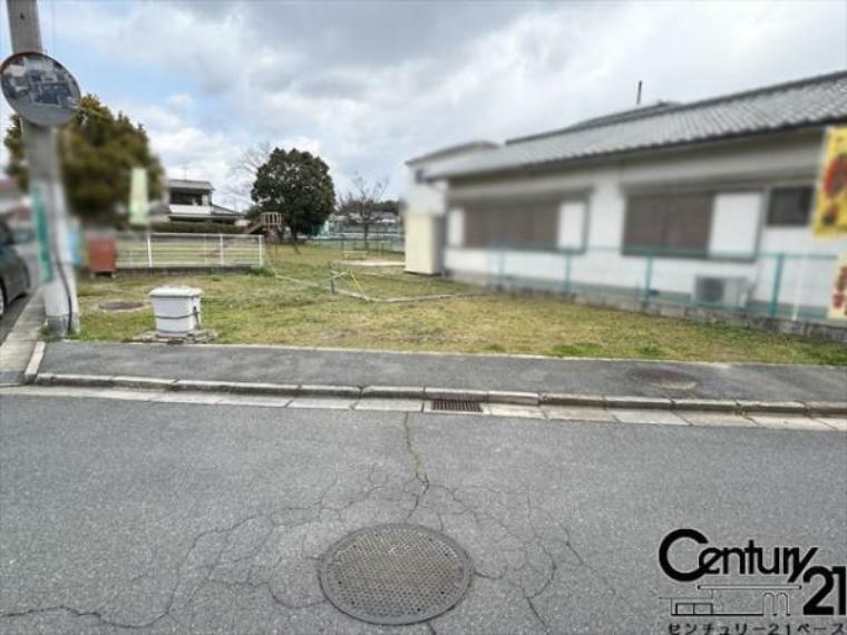 外観・現況 ■現地撮影写真■こちらは道路向かいの公園です！お子様にも嬉しい生活環境です！