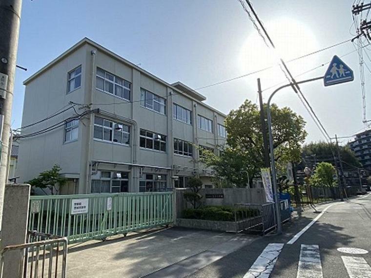 小学校 周辺 高槻市立磐手小学校