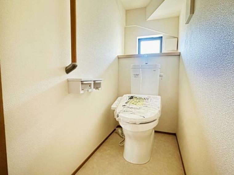 トイレ 節水型ウォシュレット完備のトイレは、1階と2階にそれぞれ設置しています