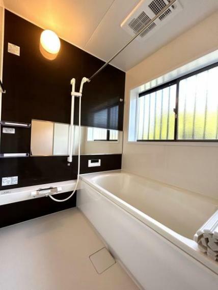 【リフォーム済】浴室はハウステック製のユニットバスに新品交換しました。新品の浴室で毎日の疲れを癒すことができますね。