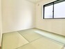 和室 い草香る畳スペースは、使い方色々！客室やお布団で寝るときにぴったりの空間ですね。