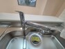 キッチン 浄水器機能が付いた水栓です。カートリッジを変えることで、長期に使えます。