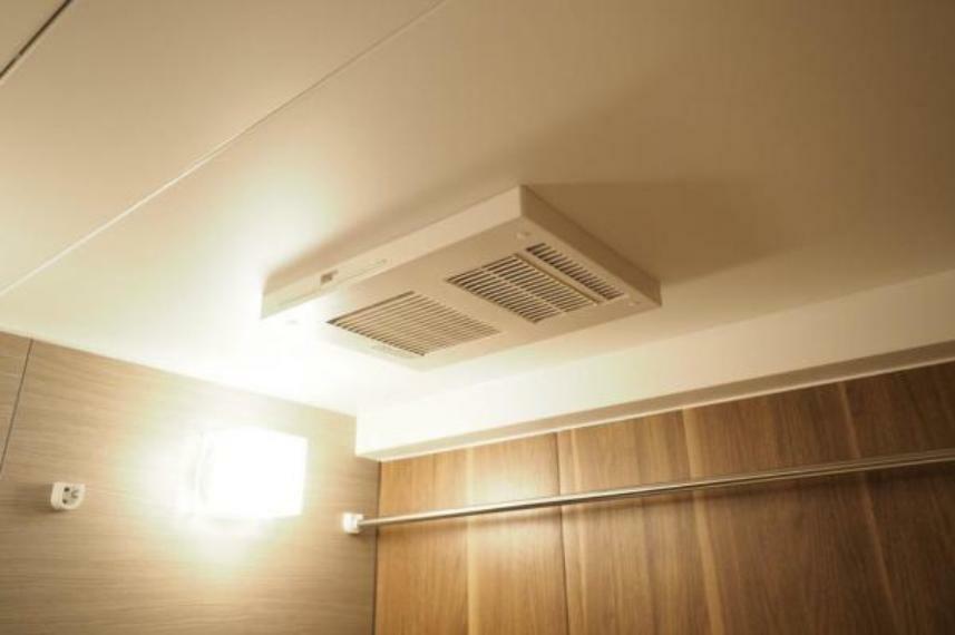 冷暖房・空調設備 ■浴室乾燥機■　快適なバスタイムを支える空調設備を設えました