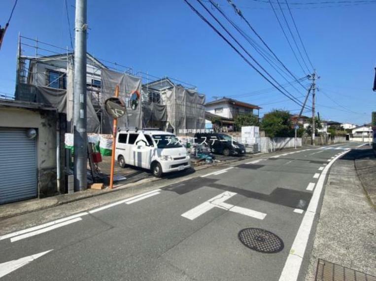 現況写真 前面道路含む現況写真です。