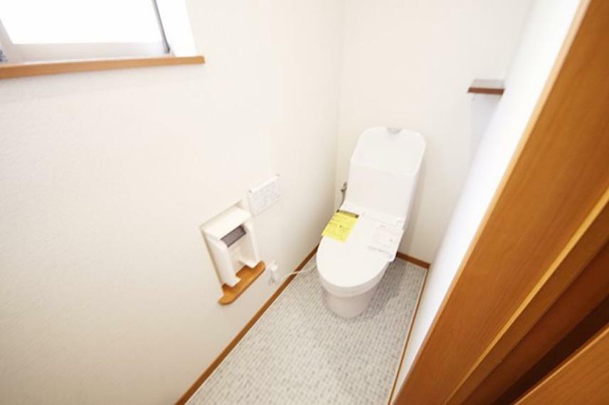 トイレ 1F2F温水洗浄機能付きトイレ、快適にお使いいただけます