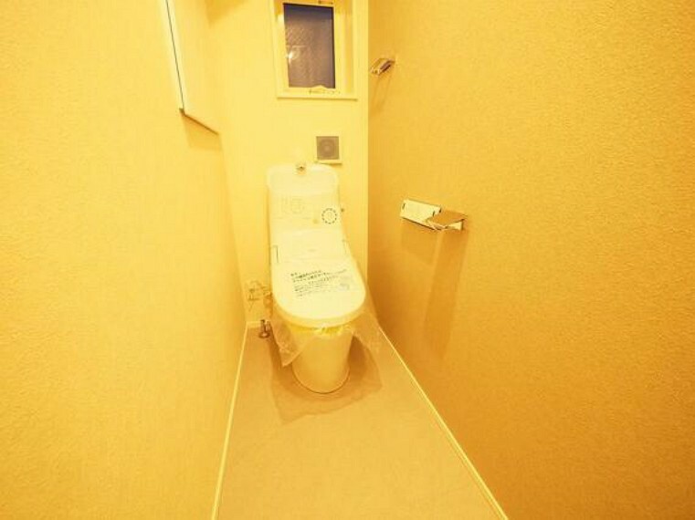 トイレ トイレは快適にお使いいただける温水洗浄便座付き。1・3階に備えられています。
