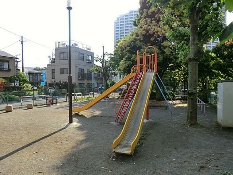 公園 つつじの里児童公園 徒歩9分。