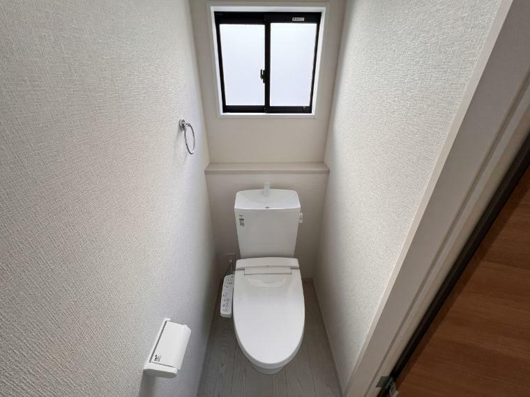 トイレ トイレは各階にご用意。ウォシュレット機能付き（3号棟）