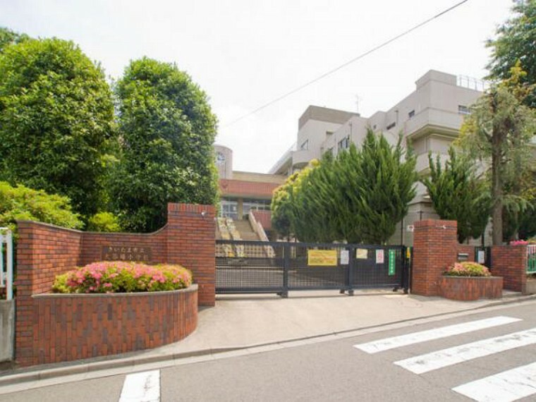 小学校 さいたま市立大谷場小学校400m