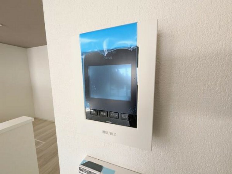 TVモニター付きインターフォン カラーモニター付インターホンで、来客者の顔を見ながら安心して対応できます。