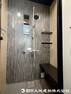 浴室 スタイリッシュなシャワーブースを新設。モダンなデザインが魅力で、快適でリラックスできるバスルームを演出します。