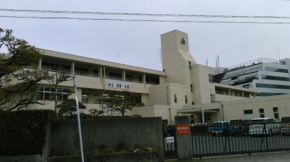 坂町立坂中学校（約1,526m）