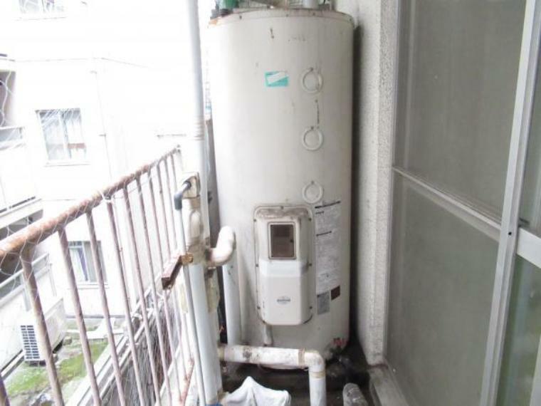 発電・温水設備 【リフォーム前】電気温水器は新品交換いたします。