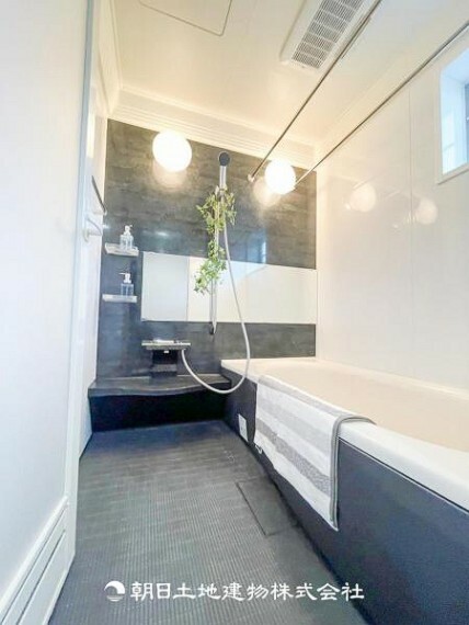 浴室 1日の疲れを癒すバスタイム。心地よいリラックスを叶える独立した美しい空間です。