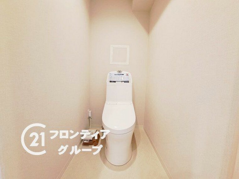 トイレ 城を基調としたシンプルなトイレ