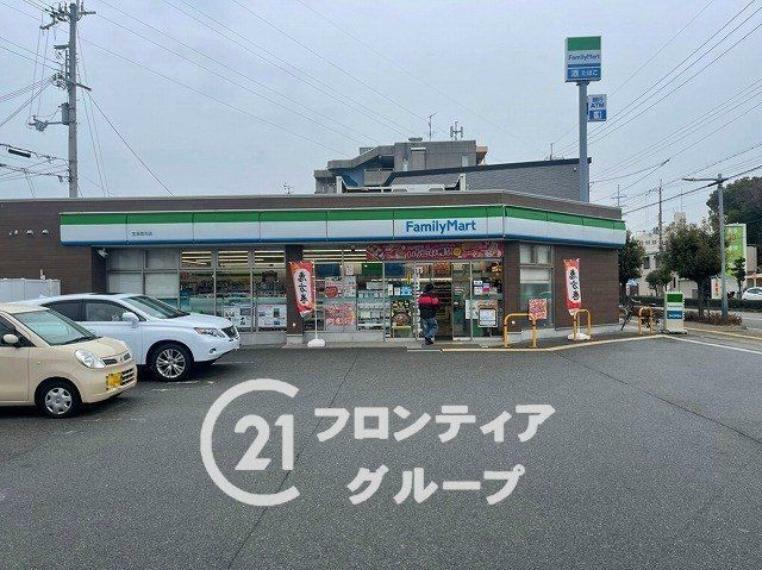 コンビニ ファミリーマート宝塚高司店 徒歩7分。