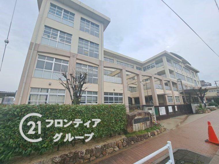 宝塚市立宝塚第一小学校 徒歩6分。