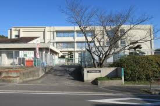 小学校 【小学校】槇塚台小学校まで1037m