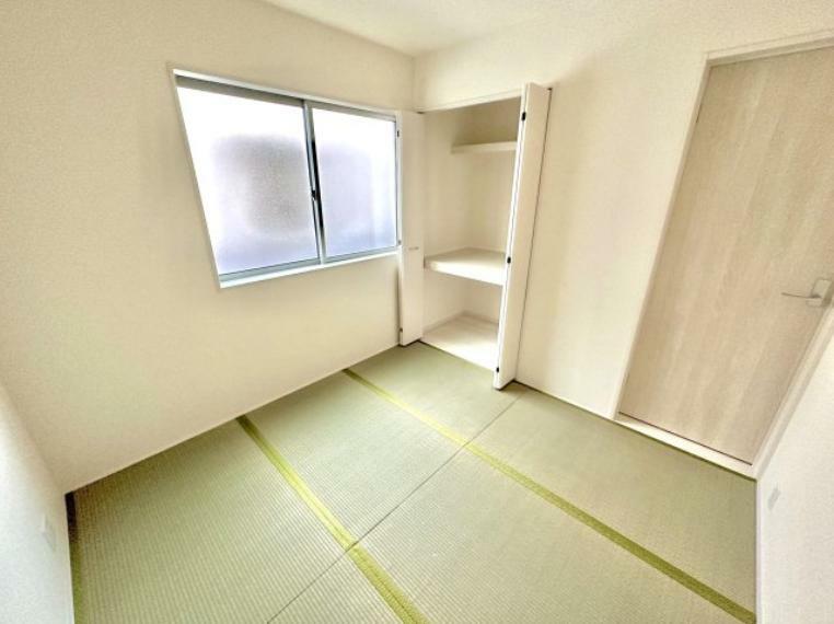 和室 【3号棟】洋室畳敷き、畳があることにより客間や落ち着いた空間になります。