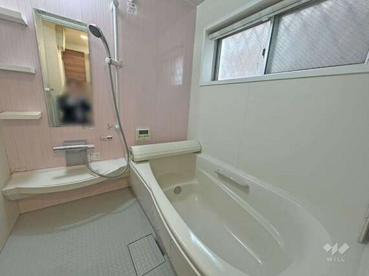 浴室 大きな窓付きの1616サイズの浴室。大変丁寧に使用されています。