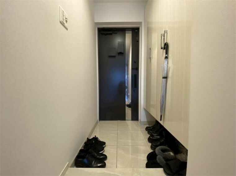 玄関は大容量のシューズボックスつきで沢山の靴を収納できます
