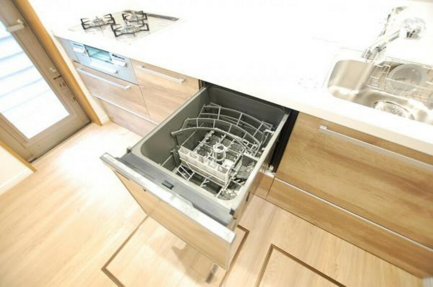 キッチン 忙しいママさんの家事負担を軽減する食洗機付き！