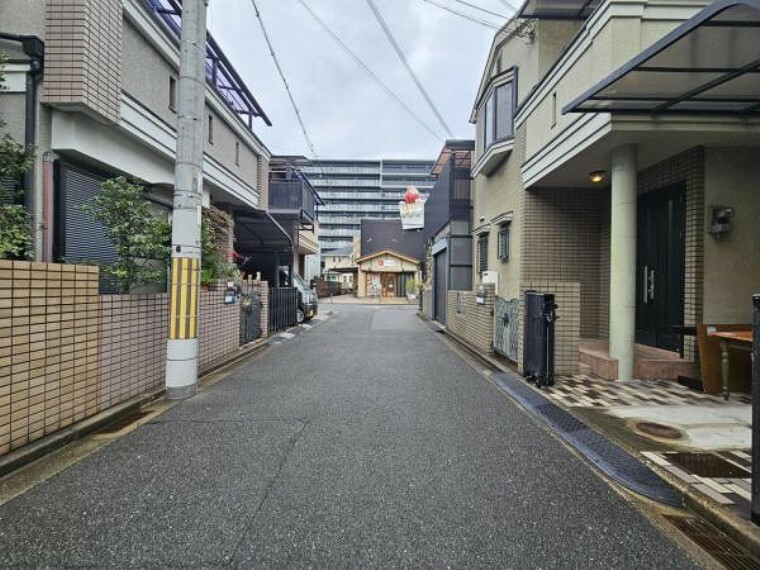 現況写真 交通量の少ない前面道路で安心ですね