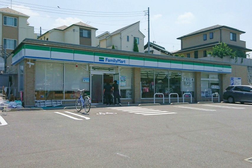 コンビニ 【コンビニエンスストア】ファミリーマート　町田金井町店まで242m